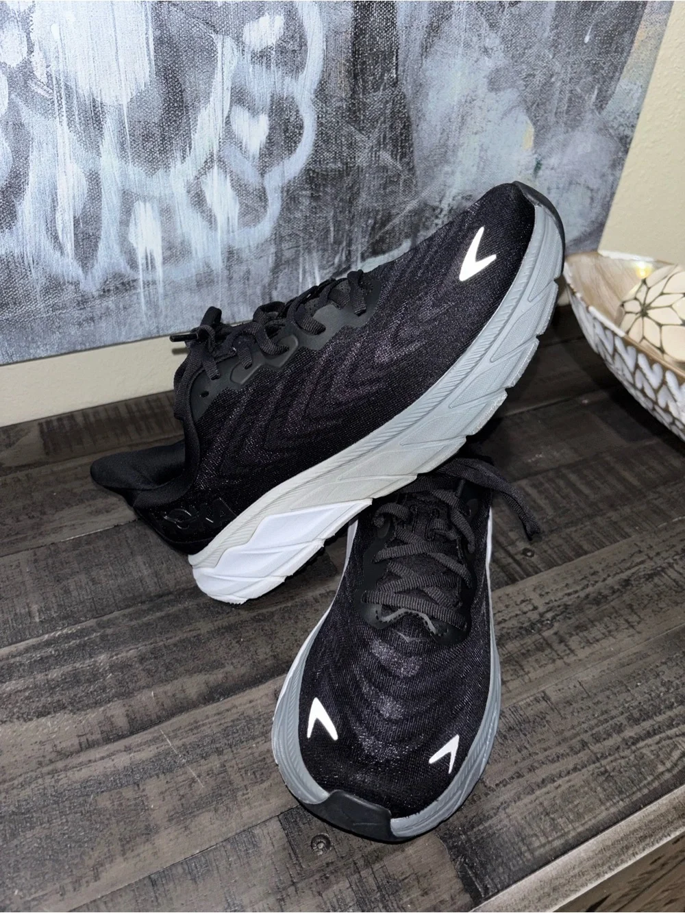 Hoka One One Arahi 6 running shoes WOMENS sz 9
